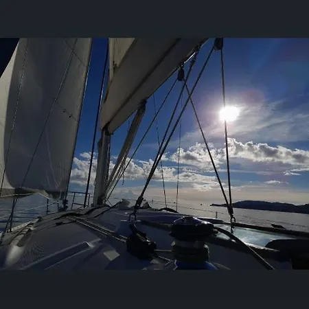 Bed And Boat Holiday Hotel en barco