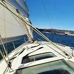 Bed And Boat Holiday Πλωτό κατάλυμα *
