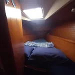 Πλωτό κατάλυμα Bed And Boat Holiday