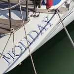 Bed And Boat Holiday Πλωτό κατάλυμα Λα Σπέτσια