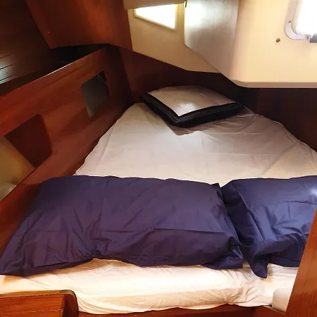 Bed And Boat Holiday Hotel na wodzie