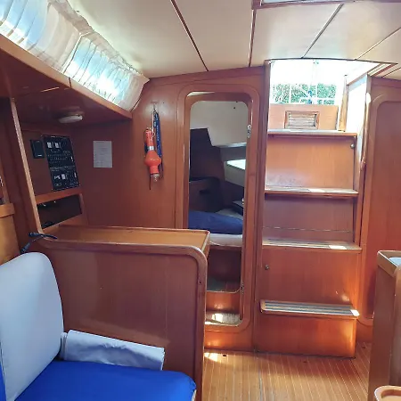 Bed And Boat Holiday Hotel na wodzie La Spezia