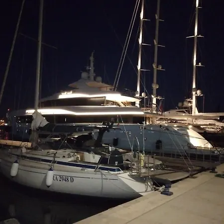 Botel Bed And Boat Holiday