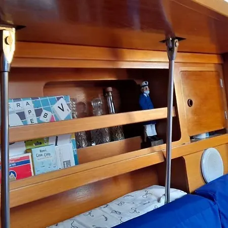 Bed And Boat Holiday Hotel na wodzie La Spezia
