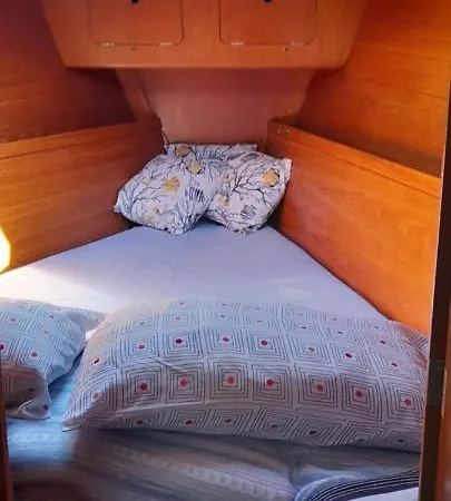 Bed And Boat Holiday Tekne La Spezia