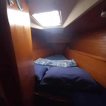 Hotel na wodzie Bed And Boat Holiday