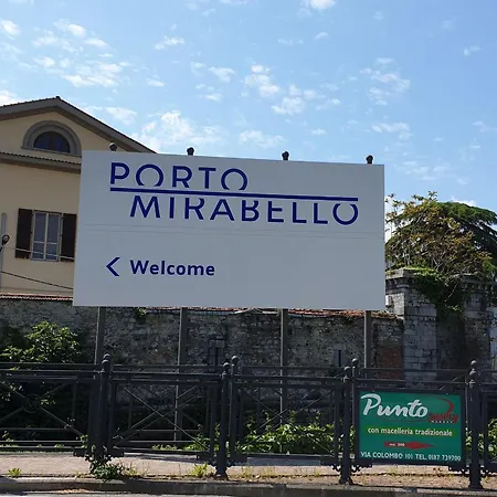 Bed And Boat Holiday Ботель