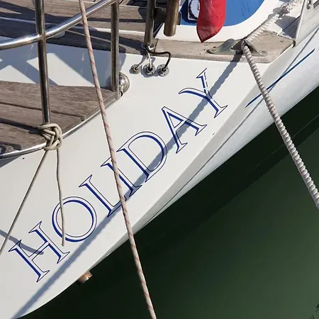 Bed And Boat Holiday Ботель Специя