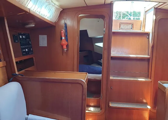 Bed And Boat Holiday Botel La Spezia