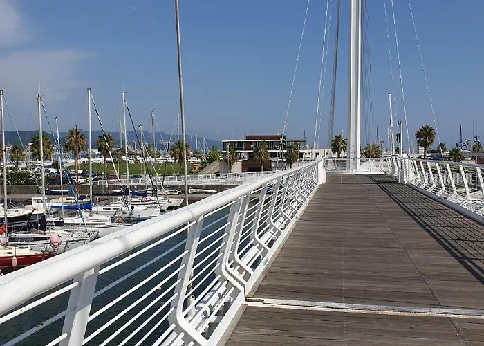 Bed And Boat Holiday