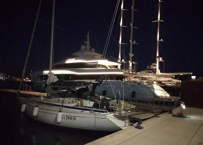 Botel Bed And Boat Holiday