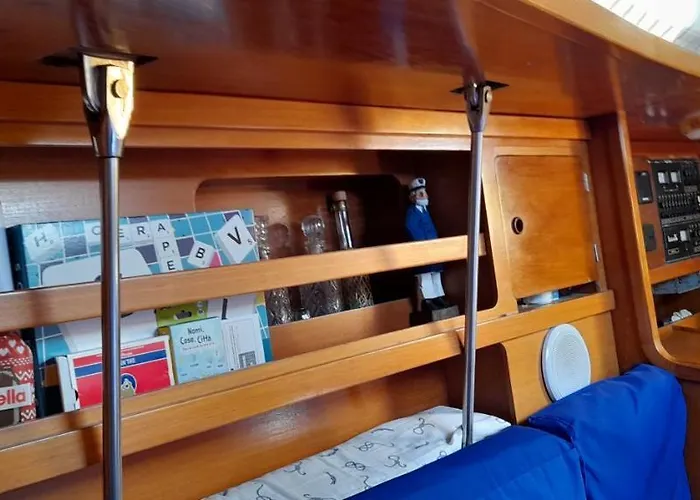 Bed And Boat Holiday Botel La Spezia