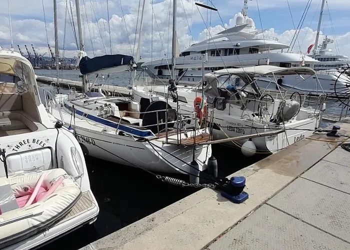 Bed And Boat Holiday