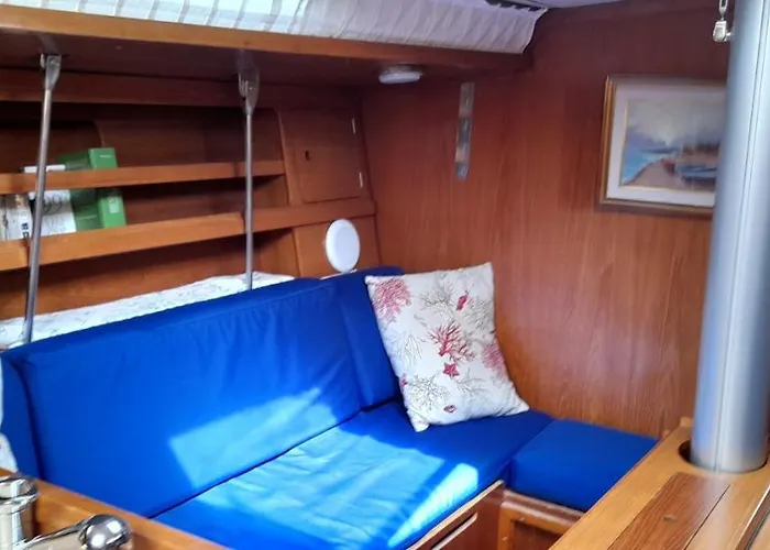 Botel Bed And Boat Holiday *