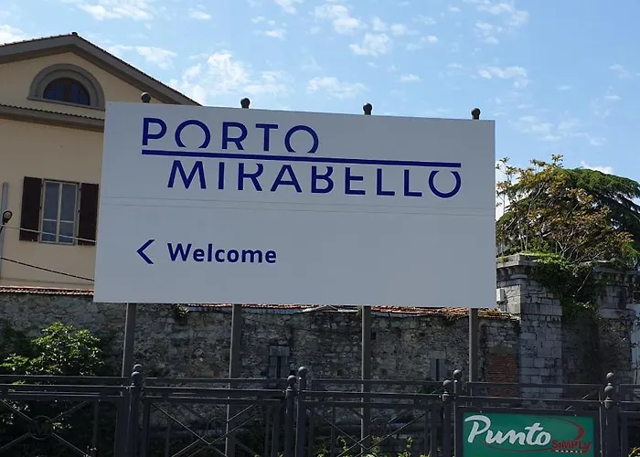 Bed And Boat Holiday Botel