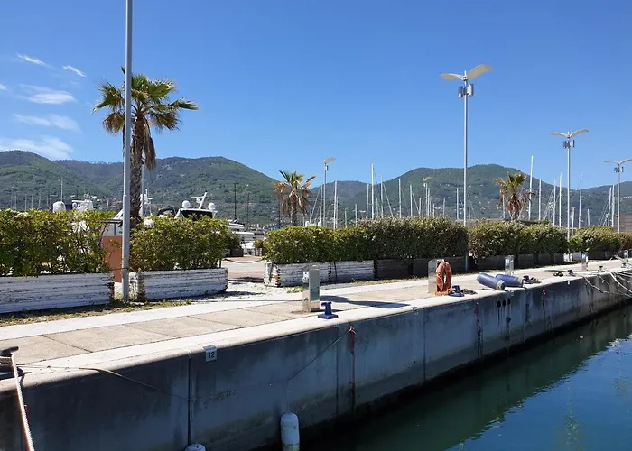 Bed And Boat Holiday